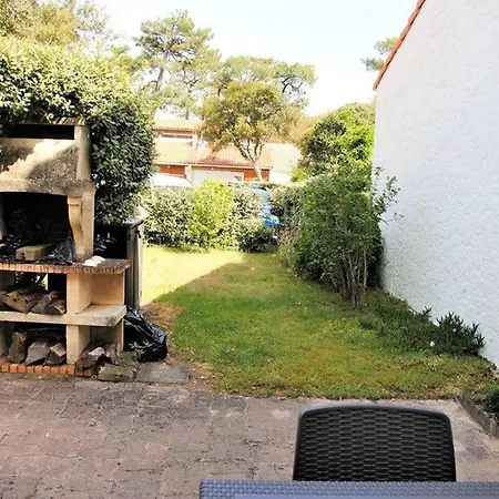 Patio Proche Plage Des Bourdaines Appartement